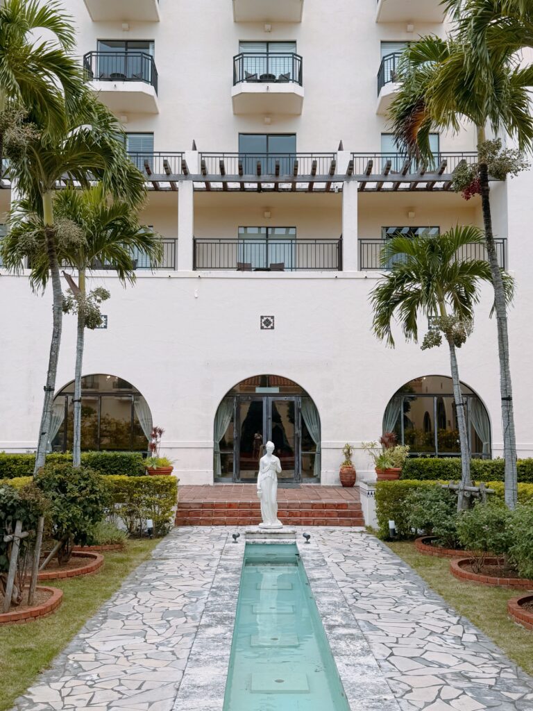 Hotel Nikko Alivila Okinawa — Corner Luxury Twin Stay Review